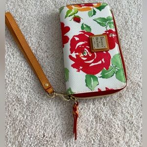 Dooney and Bourke zip around medium wallet